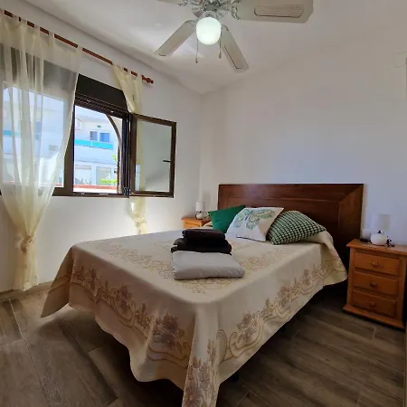 Beachside Apartment *